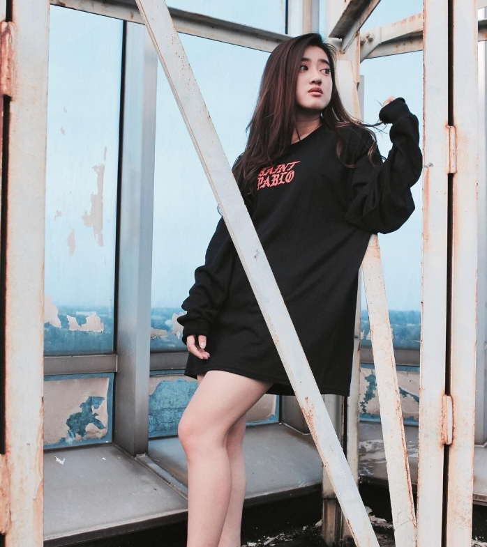 Kanye long-sleeved T-shirt loose bottoming shirt for men and women