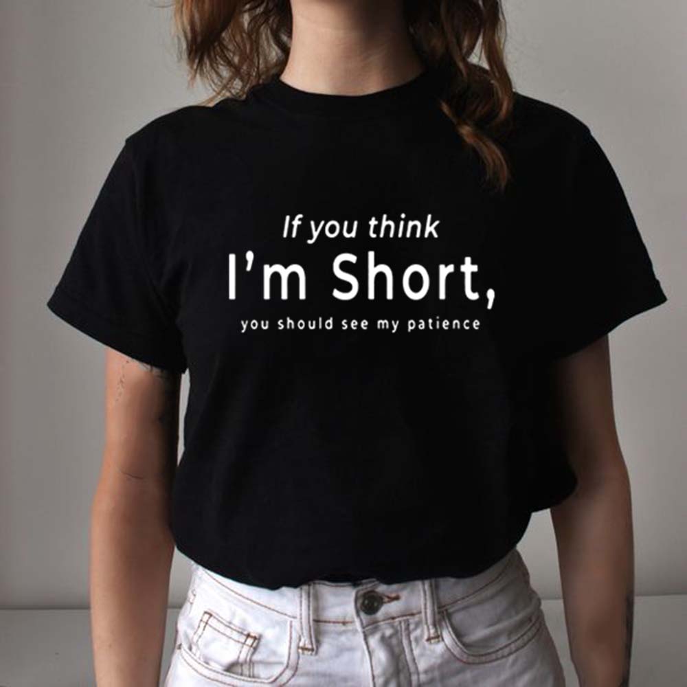 Women's Short Sleeved Top Looks Beautiful On The Street