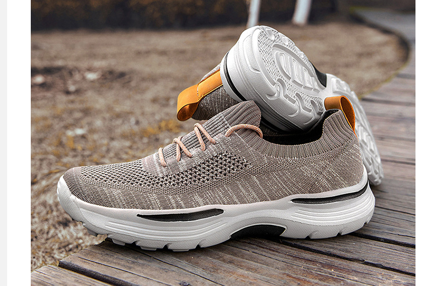 Middle - Aged Mesh Fly Knitting Sneaker Man
