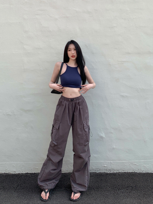 X403 เสื้อสายเดี่ยวสั้นแบบใหม่ + ชุดหลวมทรงตรงสไตล์อเมริกันเรโทร