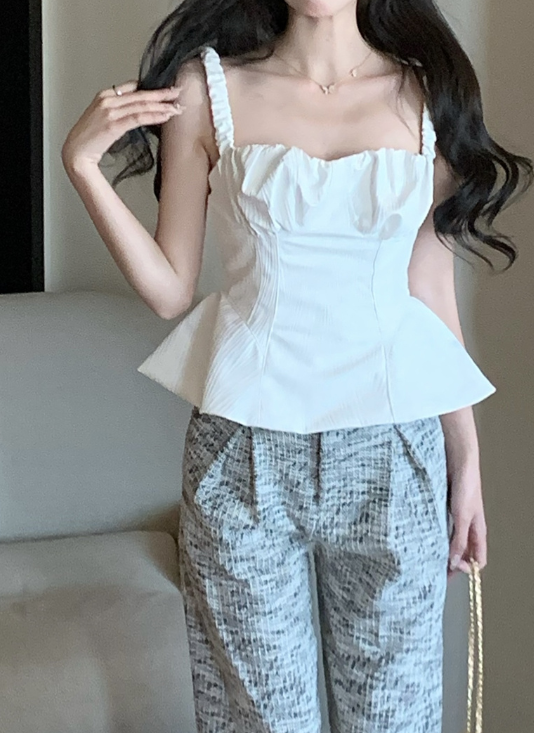 X331 white moonlight babes เสื้อสายเดี่ยวอัดพลีทสีขาว + กางเกงขาตรงเอวสูงปานกลาง
