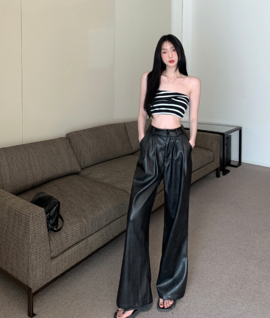 X287 เสื้อเกาะอกลายทาง + กางเกงหนัง PU เคลือบด้าน กางเกงขายาวทรงตรงสไตล์วินเทจ