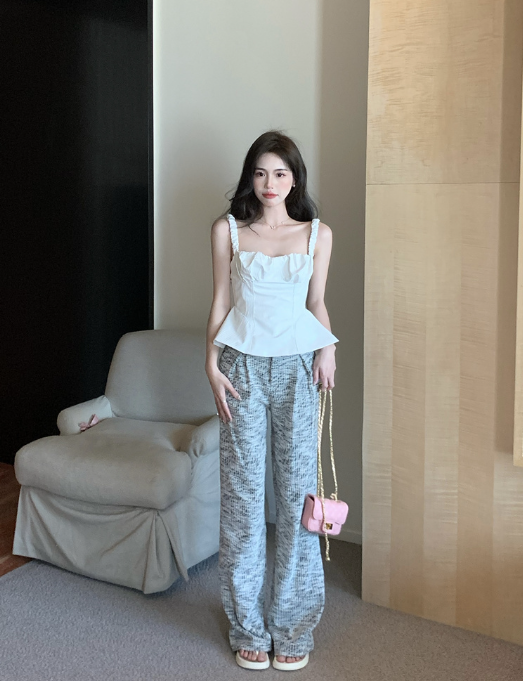 X331 white moonlight babes เสื้อสายเดี่ยวอัดพลีทสีขาว + กางเกงขาตรงเอวสูงปานกลาง