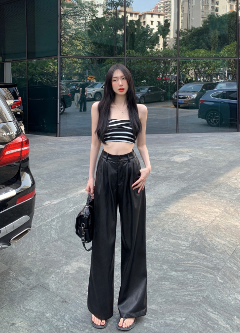 X287 เสื้อเกาะอกลายทาง + กางเกงหนัง PU เคลือบด้าน กางเกงขายาวทรงตรงสไตล์วินเทจ