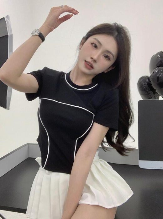 X332 ฤดูร้อนใหม่คอกลมสูงครึ่งตัวไม่สม่ำเสมอด้านบนแขนสั้นไม่สม่ำเสมอ