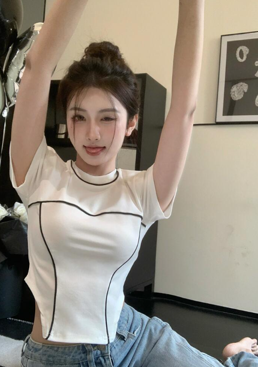 X332 ฤดูร้อนใหม่คอกลมสูงครึ่งตัวไม่สม่ำเสมอด้านบนแขนสั้นไม่สม่ำเสมอ