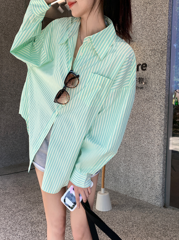 W945 green stripe temperament ins trendy high-end loose white long-sleeved shirt ~