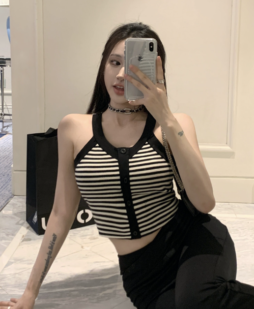 X425 เสื้อกั๊กถักทรงสลิมฟิตลายทางคอวี + กางเกงลำลองยางยืดทรงสลิมฟิตเอวสูง
