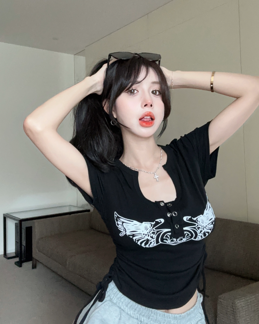 X427 เสื้อยืดแขนสั้นสตรีมีเชือกผูกอารมณ์เฉพาะ