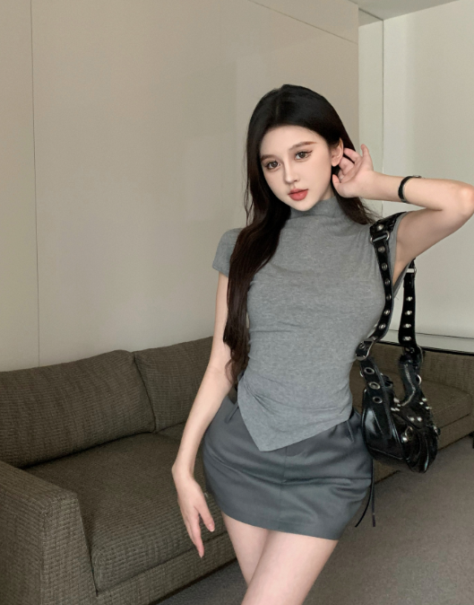 X431 เสื้อยืดแขนกุดคอกึ่งสูงแบบเรียบๆ