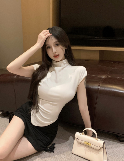 X431 เสื้อยืดแขนกุดคอกึ่งสูงแบบเรียบๆ