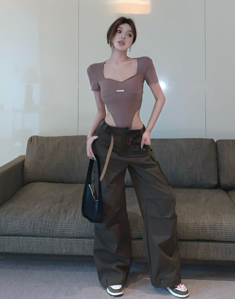 X151 เสื้อยืดจั๊มสูทใหม่ + เข็มขัดหลวมทำงาน