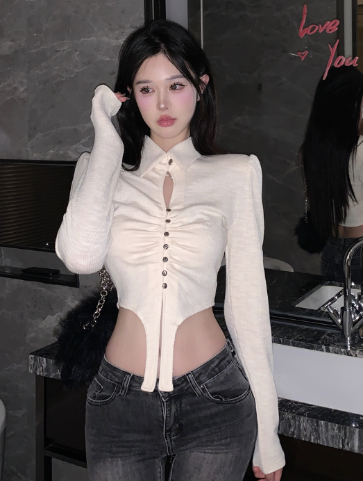 เสื้อสีหวาน X350 มีความรู้สึกของการออกแบบและเป็นเสื้อตัวในเฉพาะ