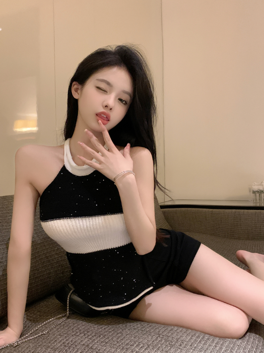X351 Pure Desire เสื้อกั๊กถักคอแขวนฤดูร้อนสไตล์สั้นเปลือยหลังสวมใส่ด้านใน