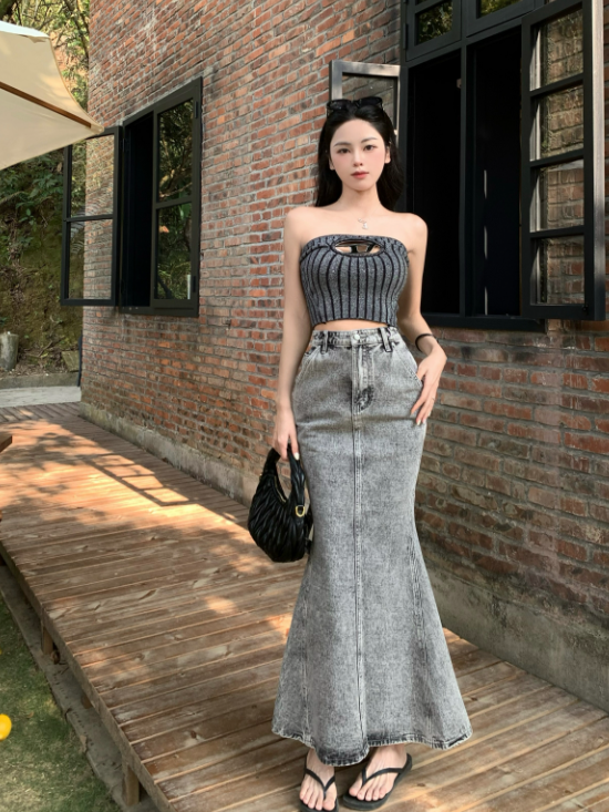 X586 เสื้อถักดีไซน์กลวงลาย Pure Desire + กระโปรงยีนส์ทรงหางปลาเกล็ดหิมะ
