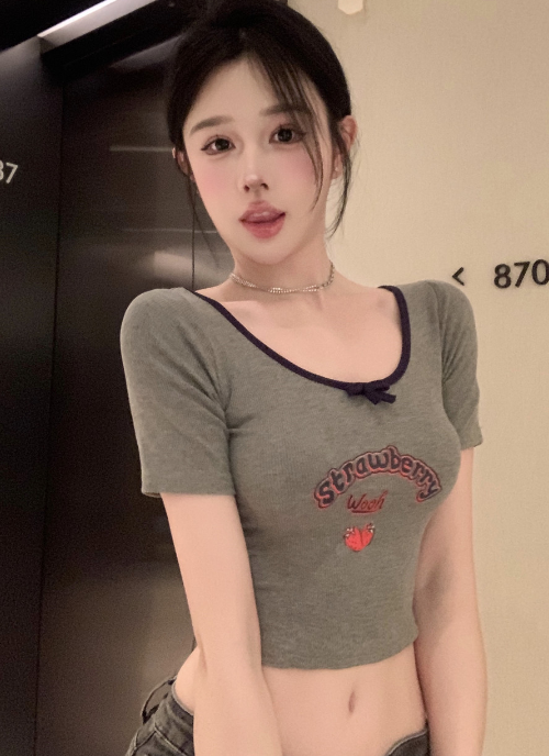 เสื้อยืดแขนสั้นลายสตรอเบอร์รี่ X500