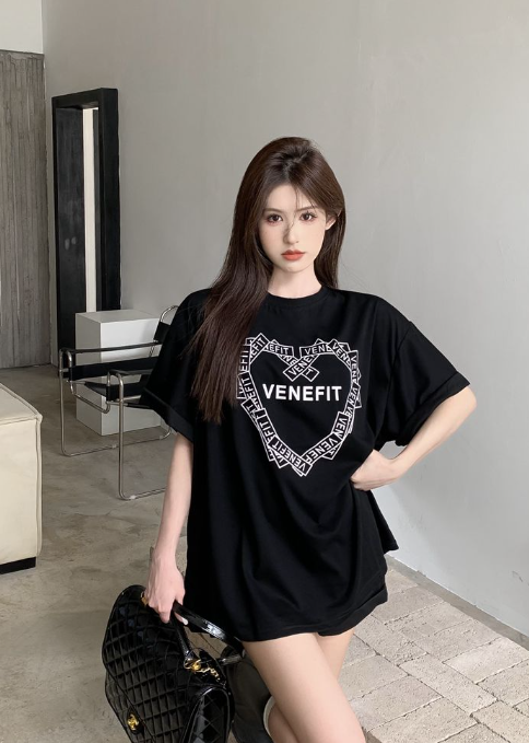 X449 ฤดูใบไม้ผลิและฤดูร้อนใหม่พิมพ์ตัวอักษรหลวมความยาวปานกลางแกลลอรี่รูปกว้างรุ่นเสื้อยืดแขนสั้นอินเทรนด์