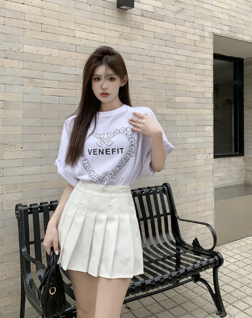 X449 ฤดูใบไม้ผลิและฤดูร้อนใหม่พิมพ์ตัวอักษรหลวมความยาวปานกลางแกลลอรี่รูปกว้างรุ่นเสื้อยืดแขนสั้นอินเทรนด์