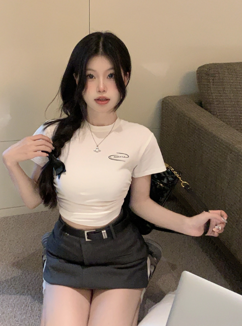 X511 เสื้อยืดคอกลมแขนสั้น สีขาว เสื้อเชิ้ตผู้หญิง