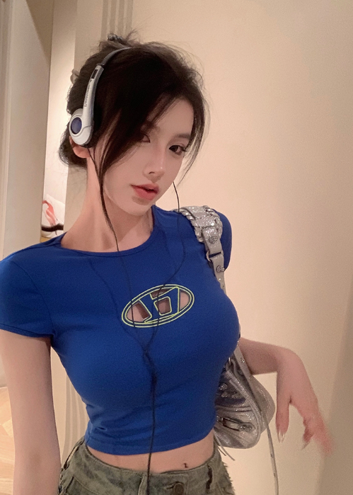 X512 เสื้อยืดคอกลมลายปัก Klein blue white max