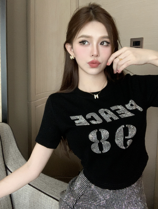 X460 เสื้อยืดคอกลมแต่งเพชร