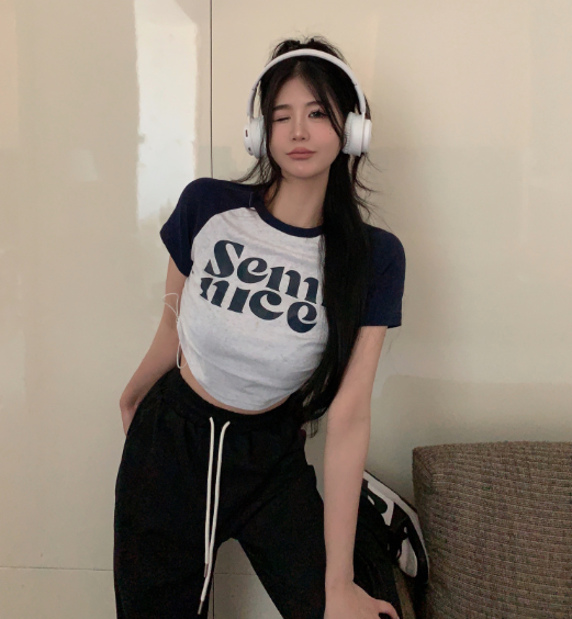 X546 เสื้อยืดคอกลมพิมพ์ลายภาษาอังกฤษแบบใหม่