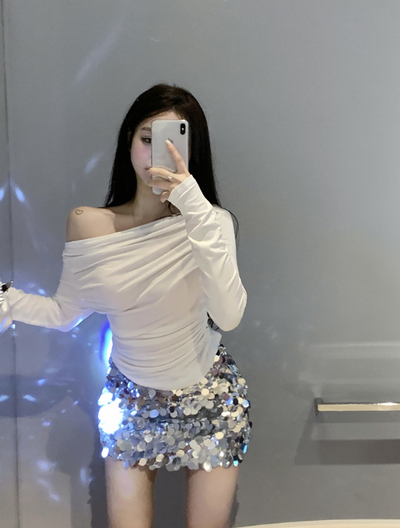 X572 shoulder bottoming long-sleeved T-shirt top +  sequined skirt